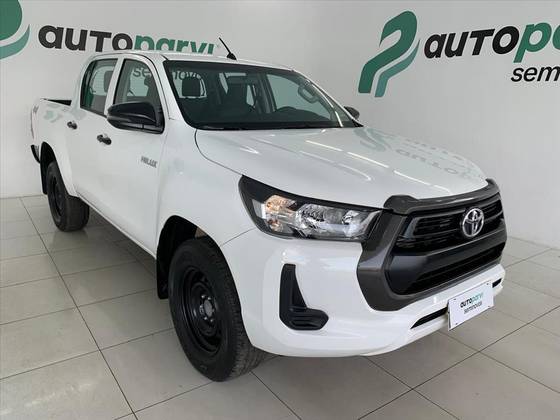 TOYOTA HILUX 2.8 D-4D TURBO DIESEL CD POWER PACK 4X4 MANUAL